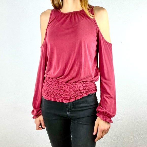 ABERCROMBIE & FITCH | ♥️Cold Shoulder Long-Sleeved Ruffled Blouse - Picture 14 of 14